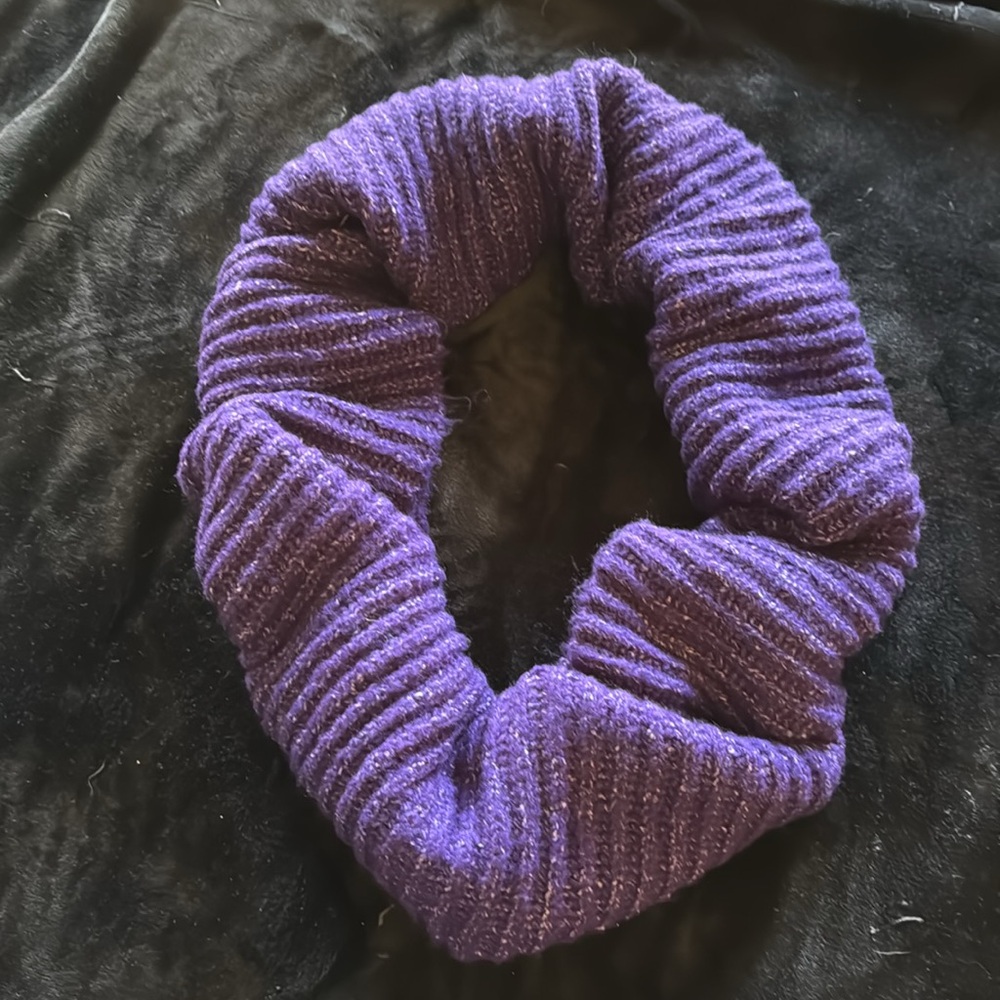 GAP Women's Rich Purple knit infinity scarf